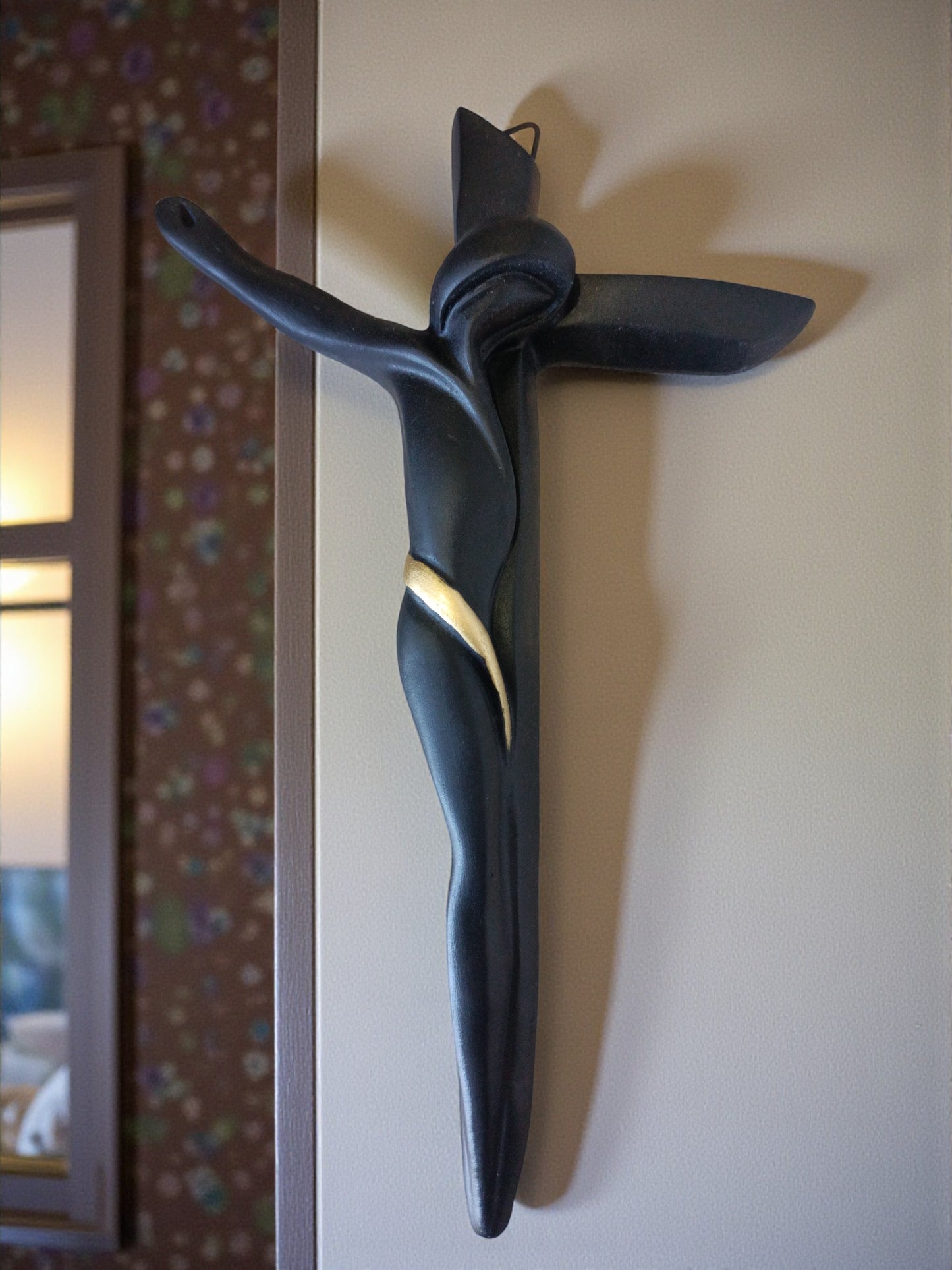 Cristo Dalí Mini Escultura Decorativa de Resina – Arte Religioso Moderno