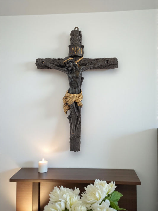 Crucifijo de Pared, Cruz de resina, Cristo de Esquipulas. Señor del veneno.