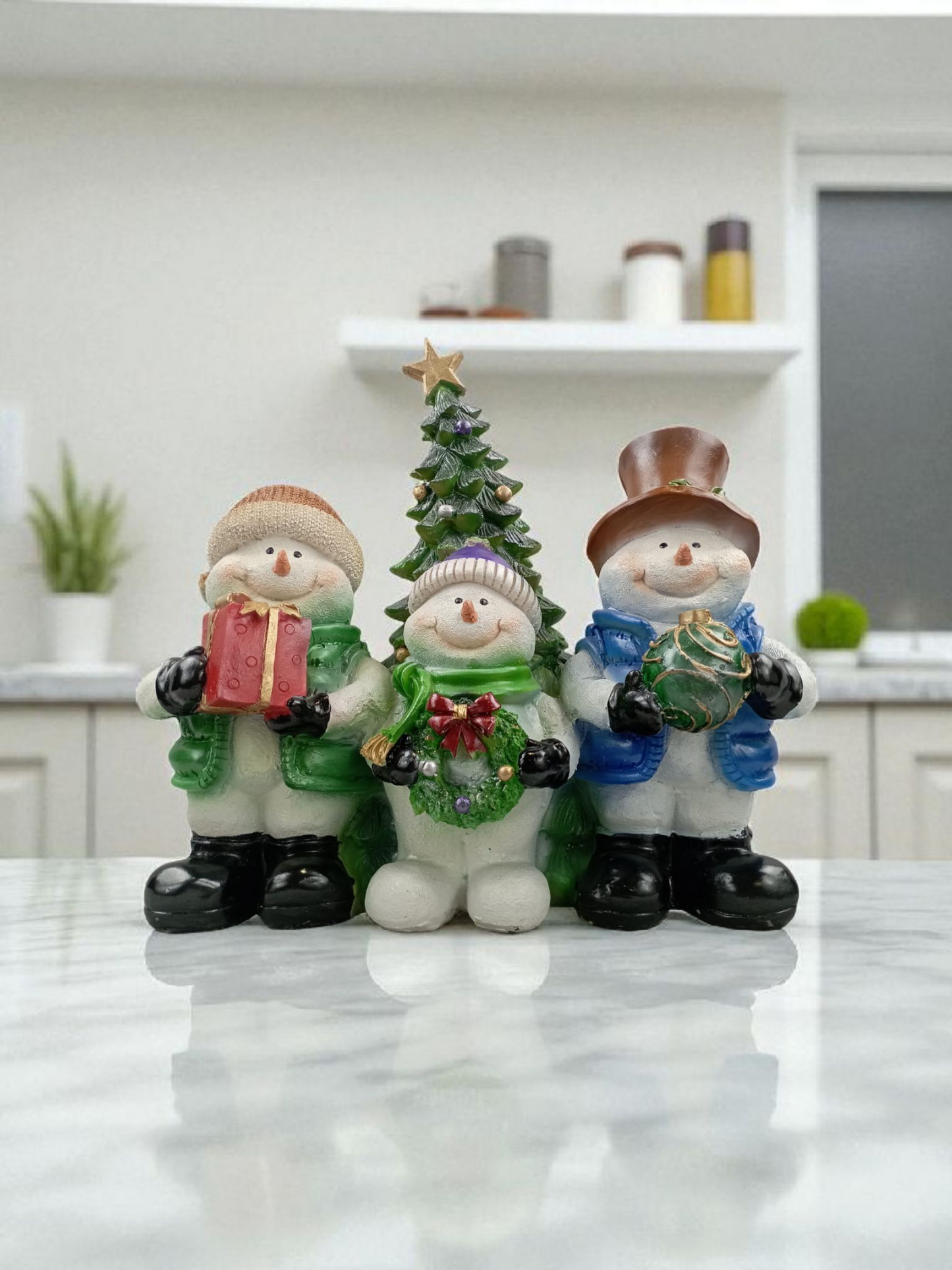 Decoraciones navideñas muñecos de nieve con árbol de navidad Decoración Navideña Familia de Muñecos de Nieve – Espíritu de Alegría y Calidez