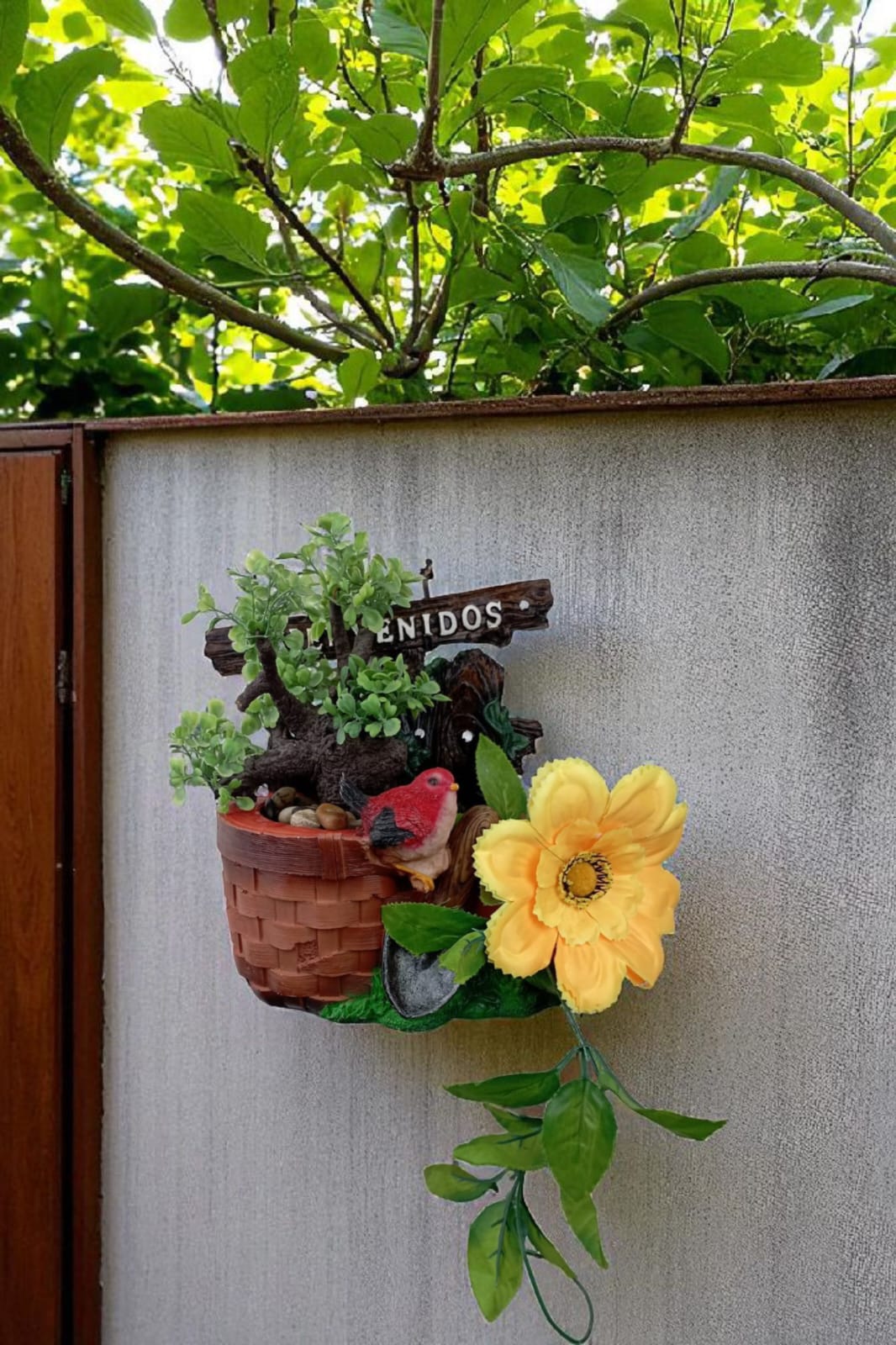 Maceta Decorativa para Pared – Figura de Jardín Exterior en Resina | Bienvenidos, Adorno Rústico