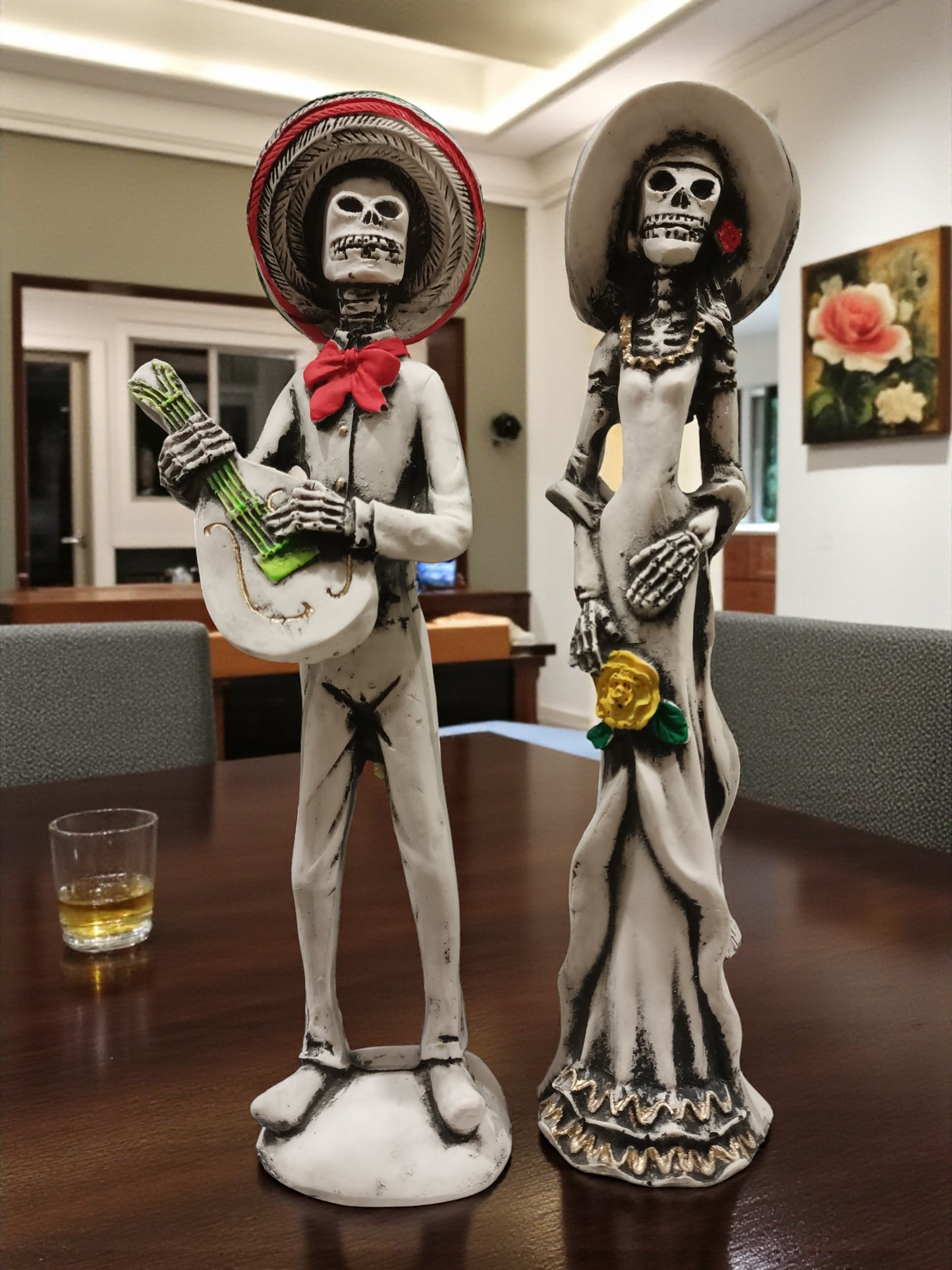 Pareja de catrines, decoración de día de muertos para ofrendas. Resina.