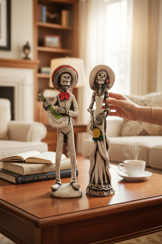 Pareja de catrines, decoración de día de muertos para ofrendas. Resina.