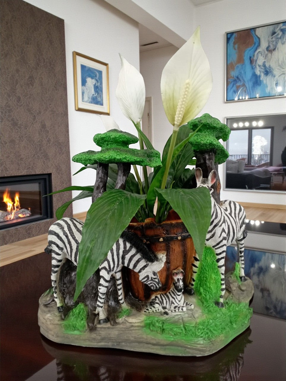 Maceta Decorativa Cebras – Escena Safari de Resina para Hogar y Jardín 34 cm