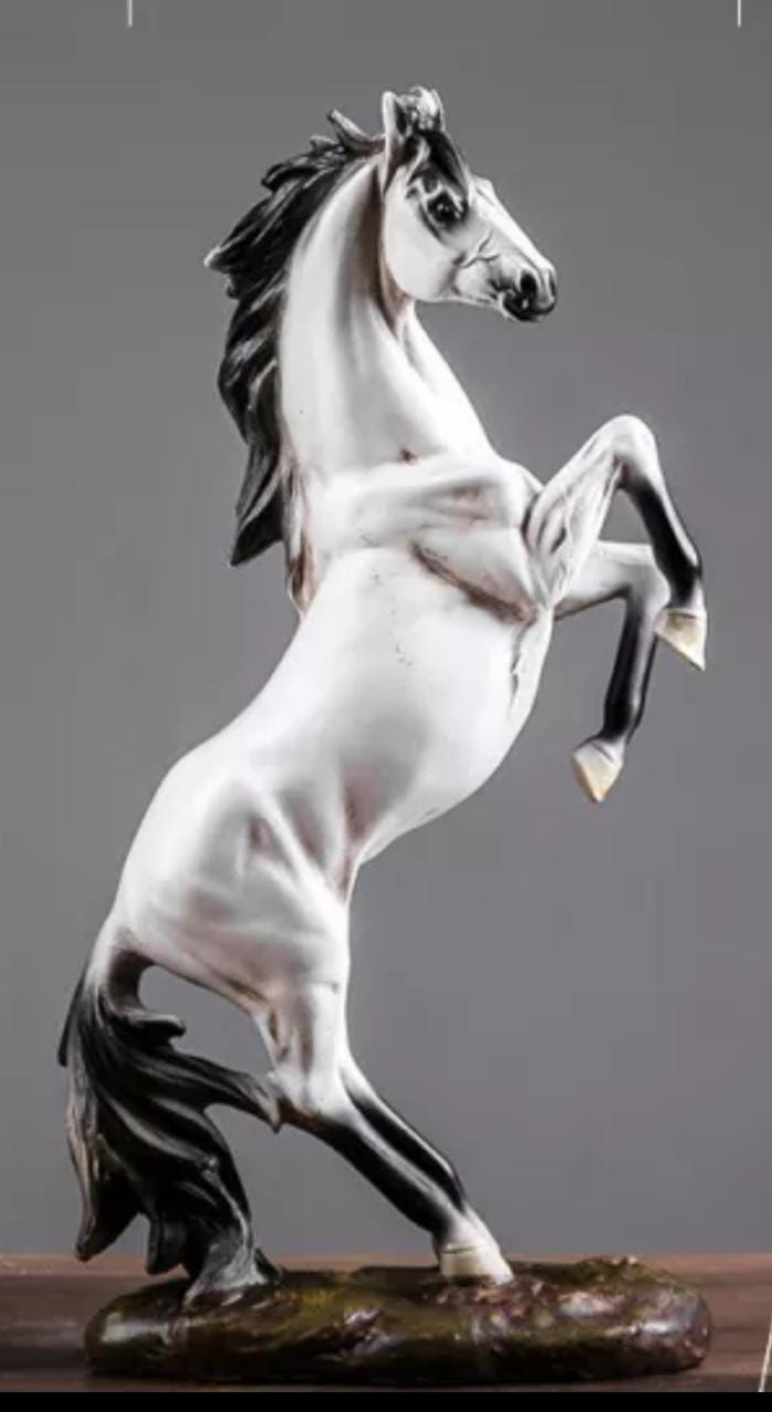 Caballo relinchando figuras decorativas para escritorio interior resina.