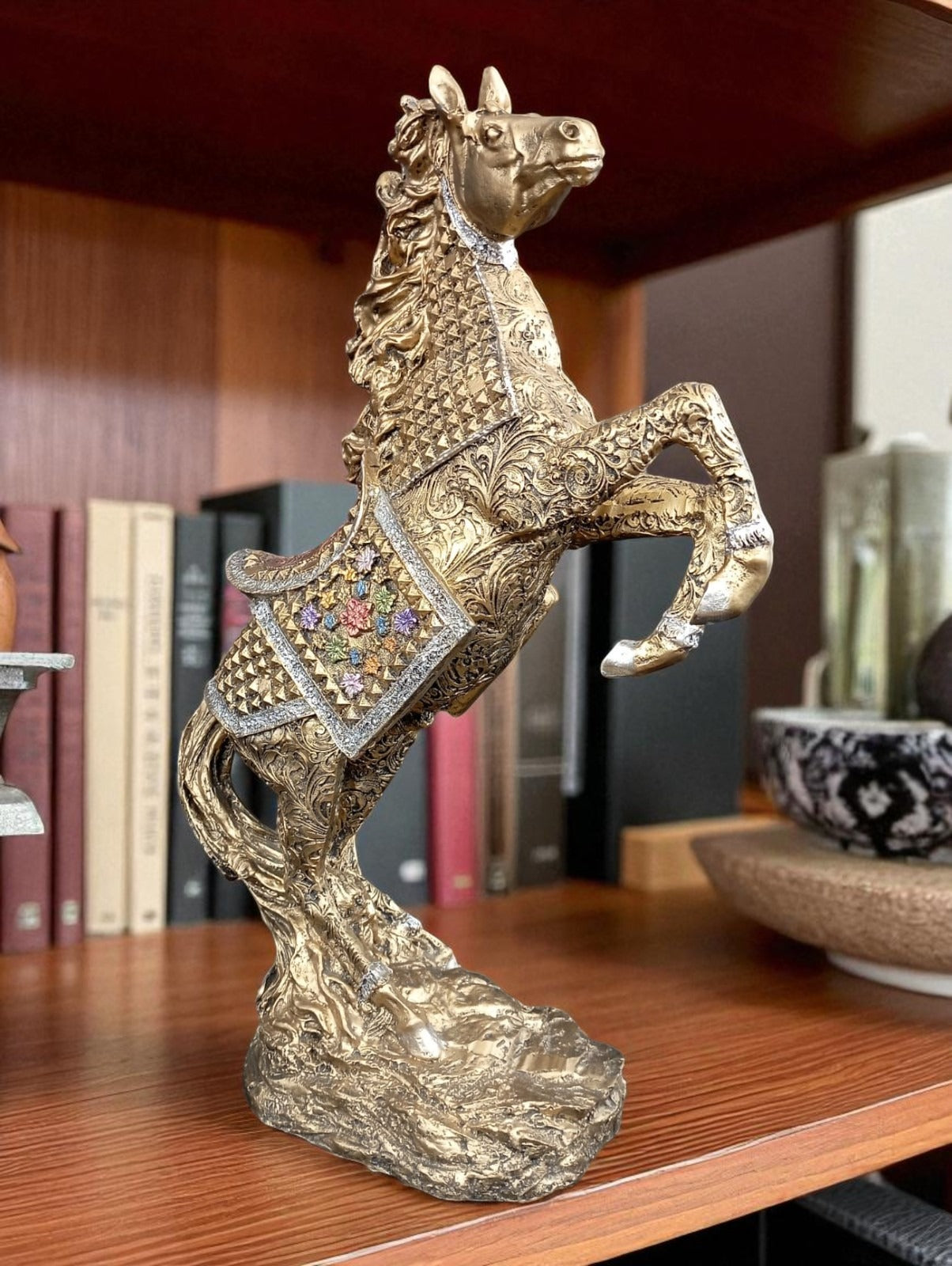 Caballo Decorativo Dorado | Escultura de Caballo en Resina para Decoración Elegante
