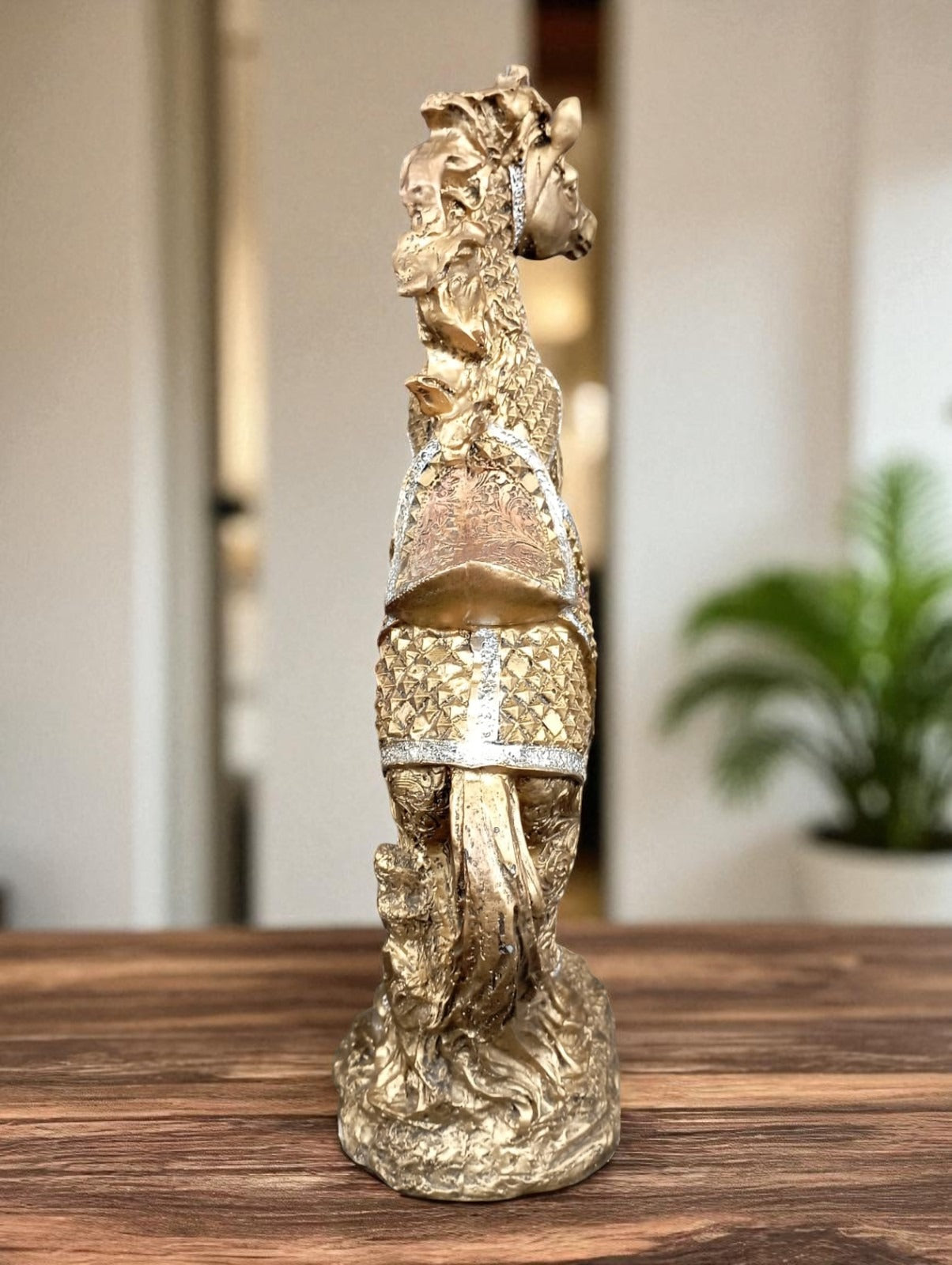 Caballo Decorativo Dorado | Escultura de Caballo en Resina para Decoración Elegante