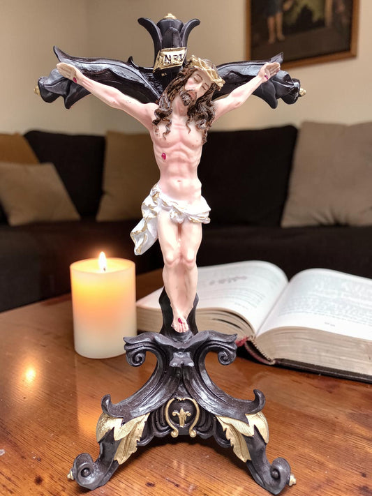 Cristo Crucificado – Amor, Sacrificio y Protección Divina (42 cm)