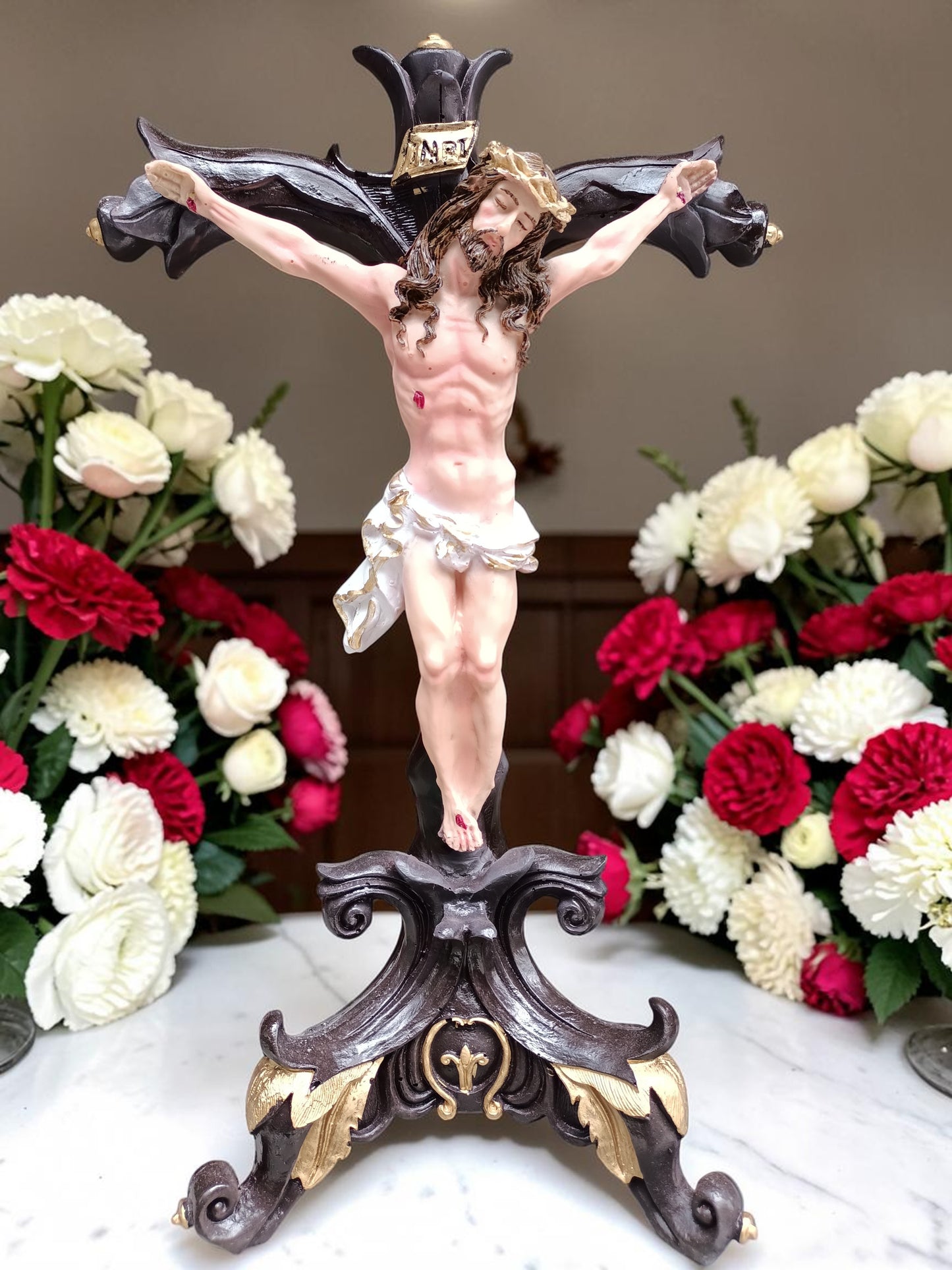 Cristo Crucificado – Amor, Sacrificio y Protección Divina (42 cm)