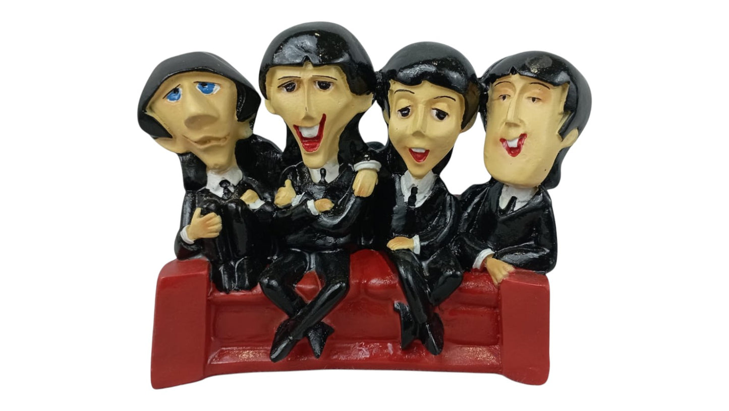 Figura decorativa The Beatles en sillón – Coleccionable icónico