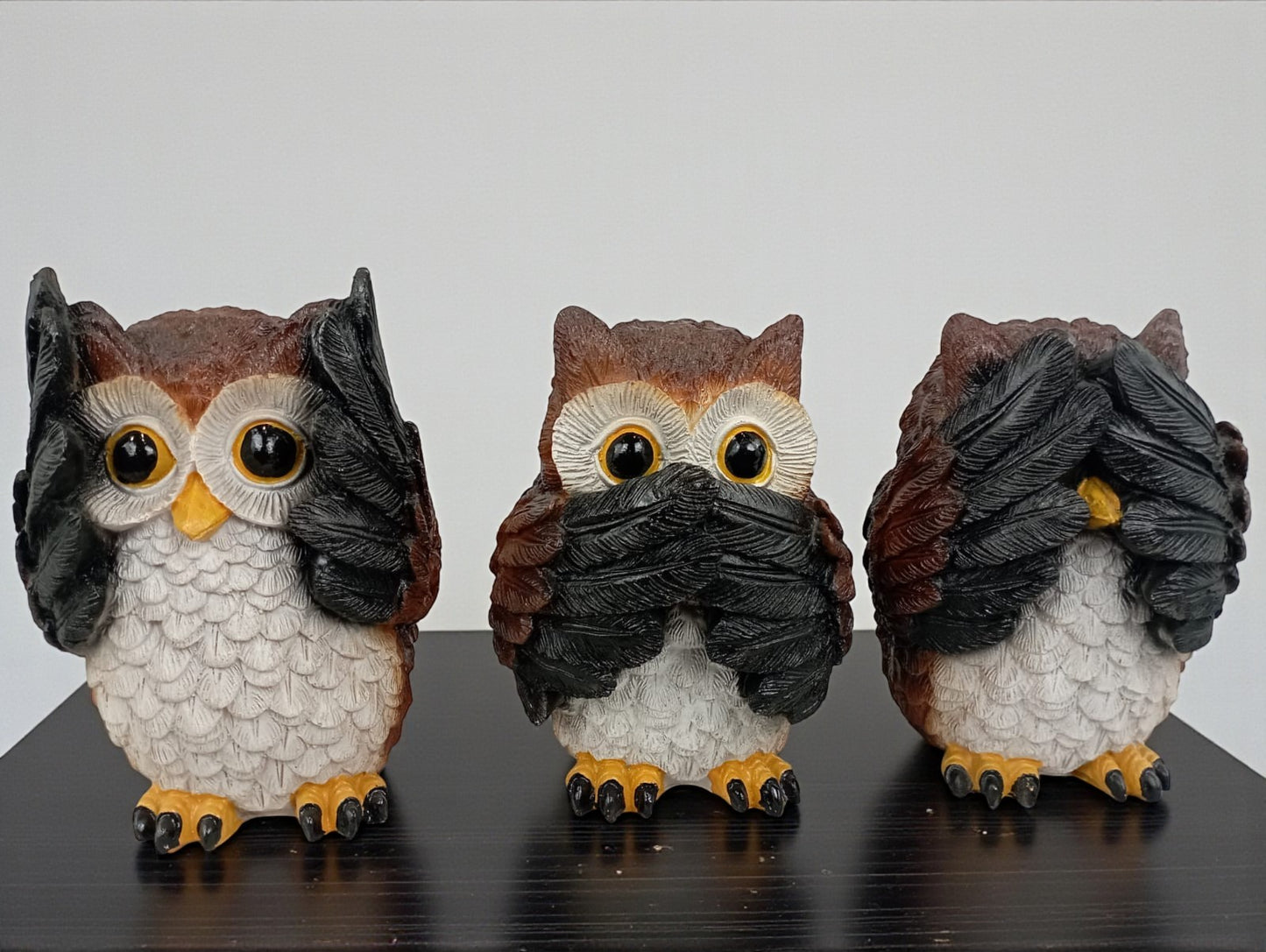 Set de Búhos Sabios Decorativos de Resina – Figuras “No veo, No oigo, No hablo”