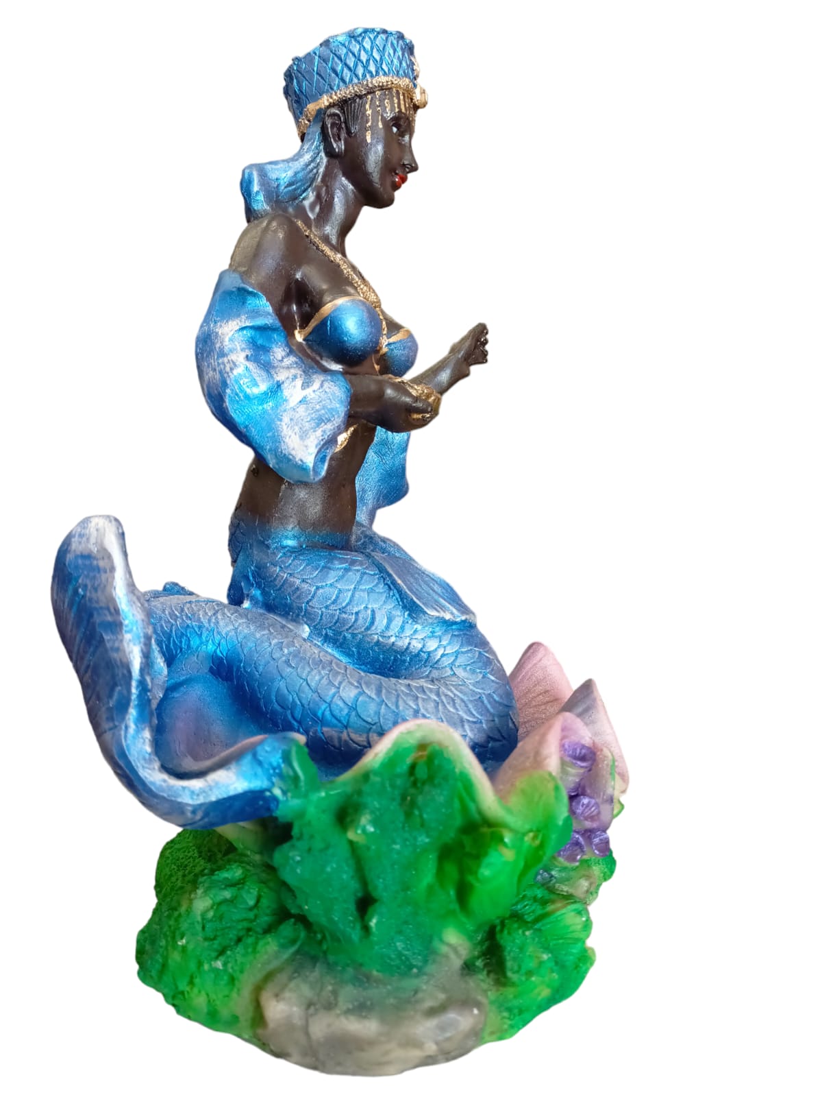 Orisha Yemayá – Madre del Mar, Protección y Abundancia en una Escultura Majestuosa