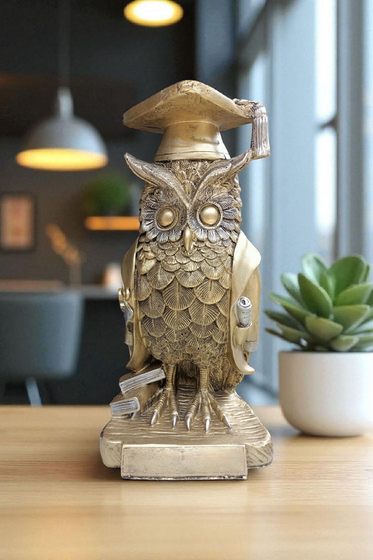 Búho de Graduación con Toga y Birrete – Figura Decorativa en Resina
