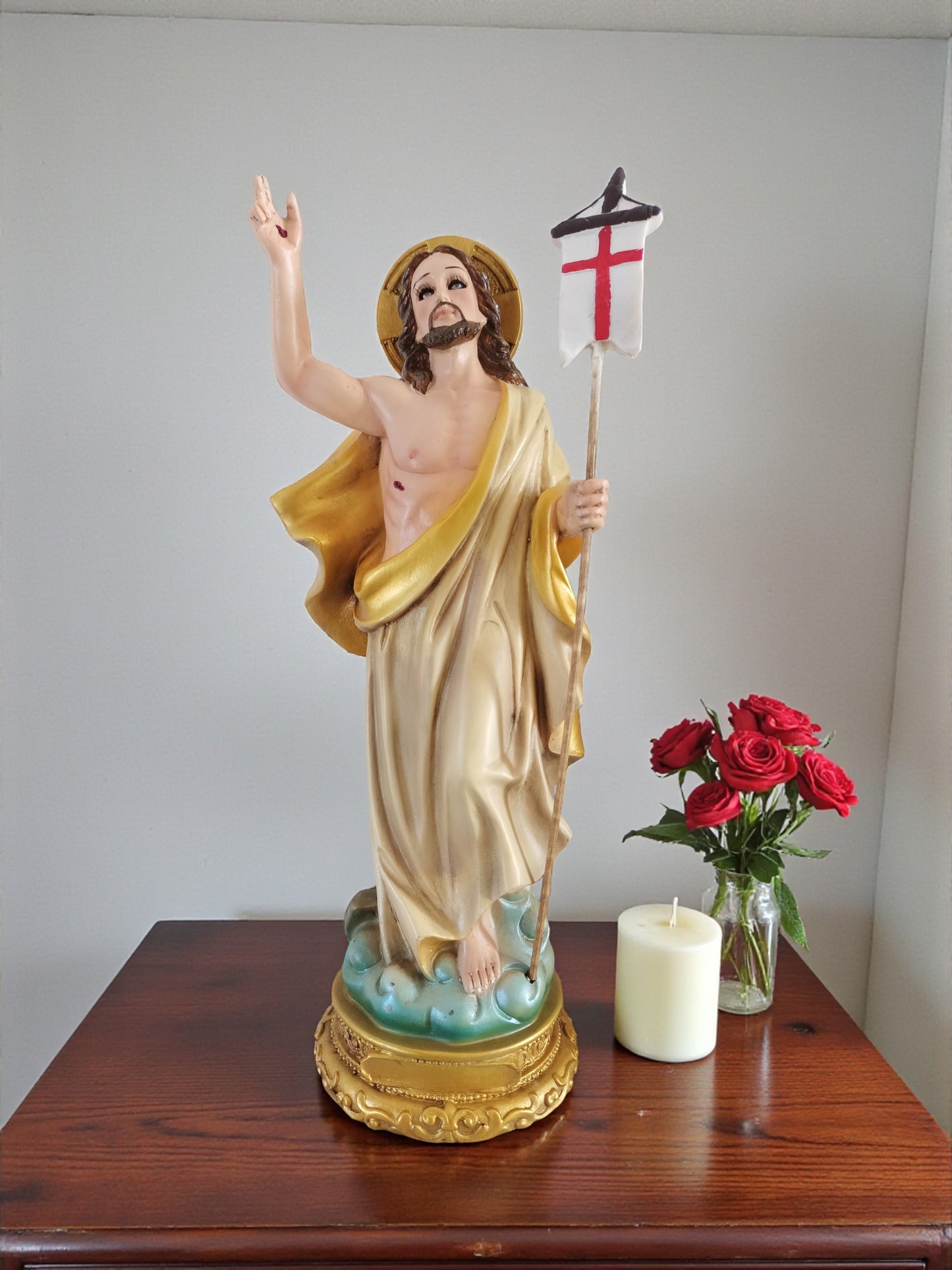 Cristo Jesús Resucitado 30 cm – Figura Religiosa Decorativa Señor del Estandarte.