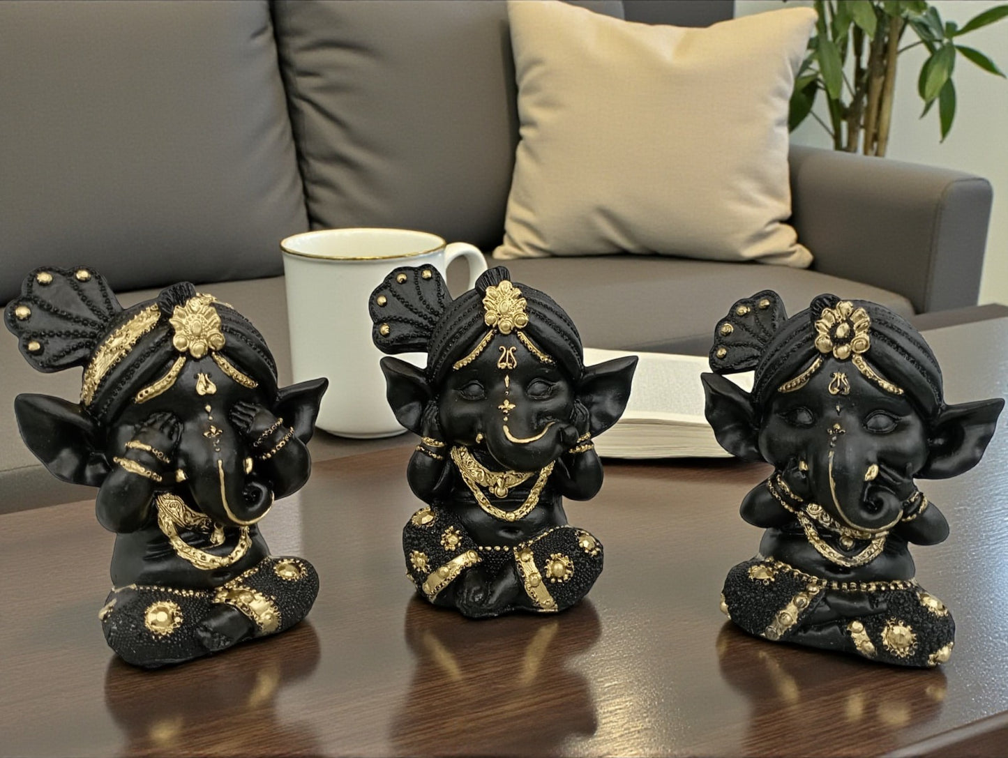 Trío Bebé Ganesh Decorativo | Figuras Espirituales en Resina Estilo Hindú