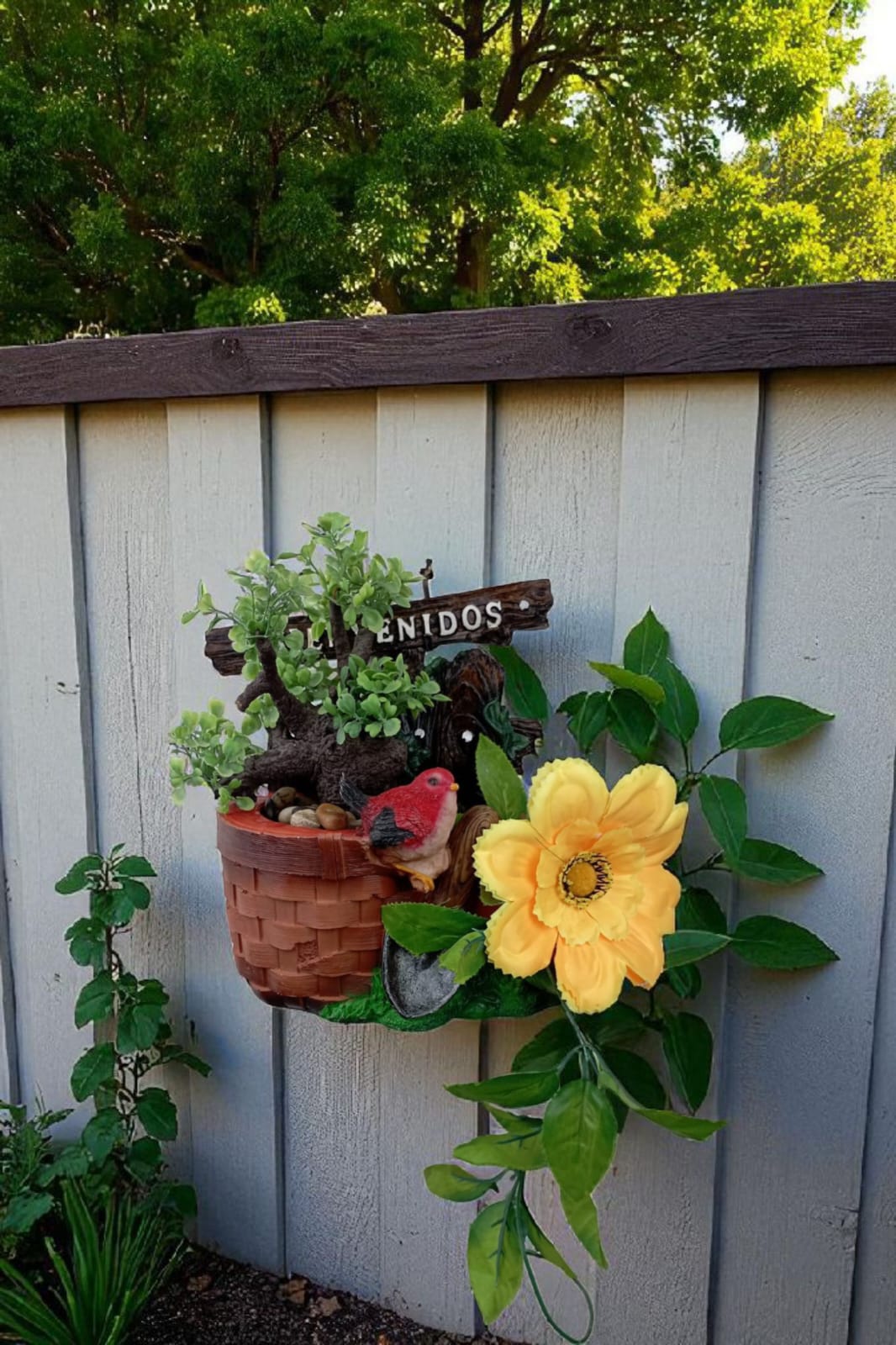 Maceta Decorativa para Pared – Figura de Jardín Exterior en Resina  | Bienvenidos, Adorno Rústico