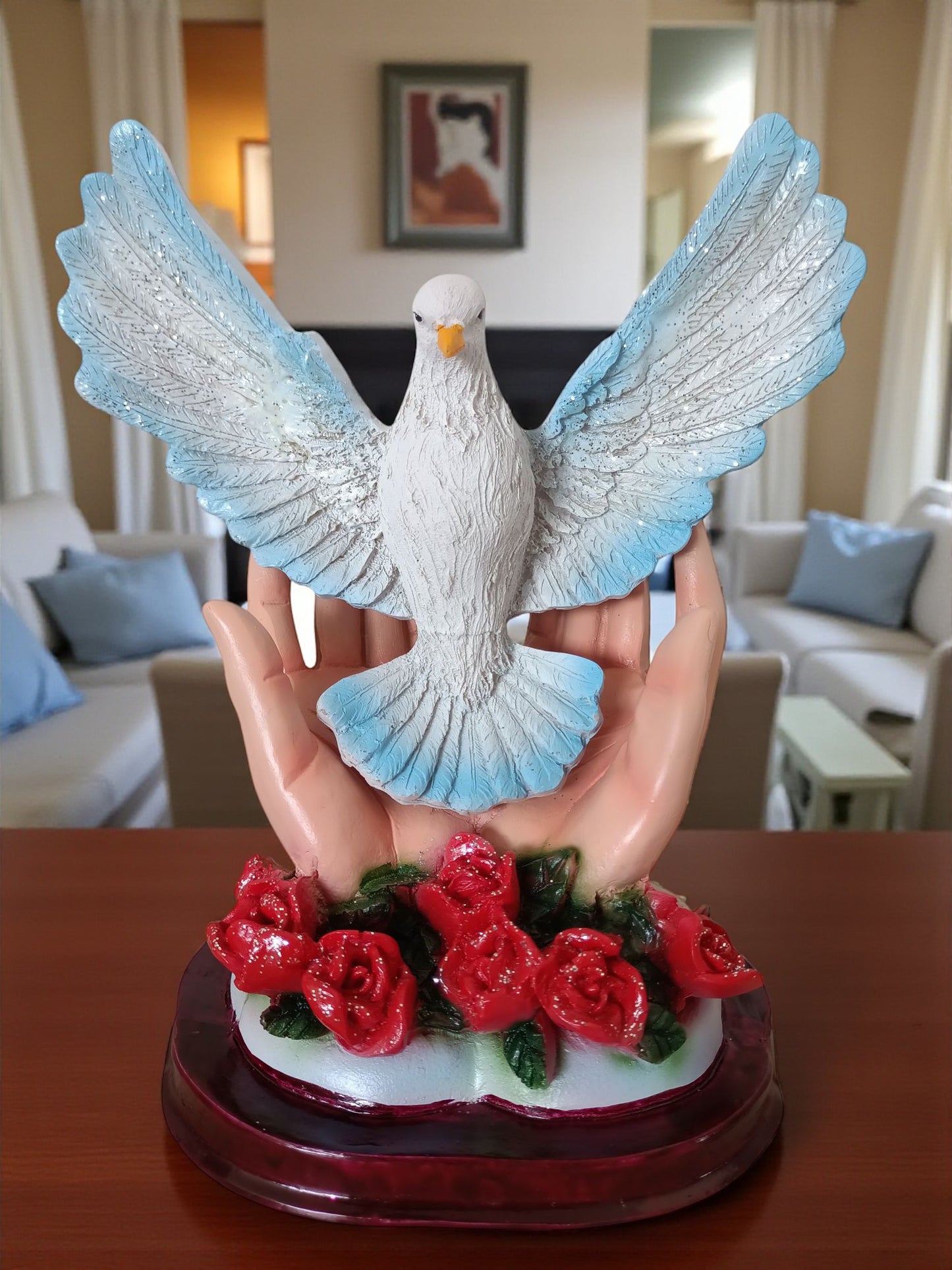 Escultura Mano Poderosa de Dios con Paloma – Símbolo de Bendición y Paz Espiritual