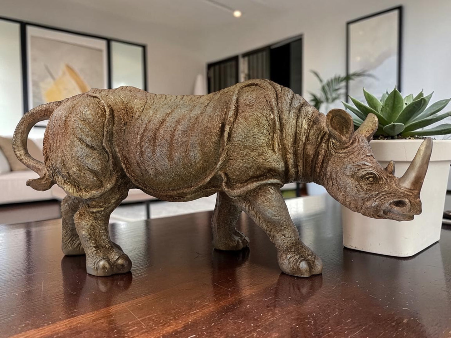 Rinoceronte Decorativo – Símbolo de Fuerza, Protección y Presencia Imponente
