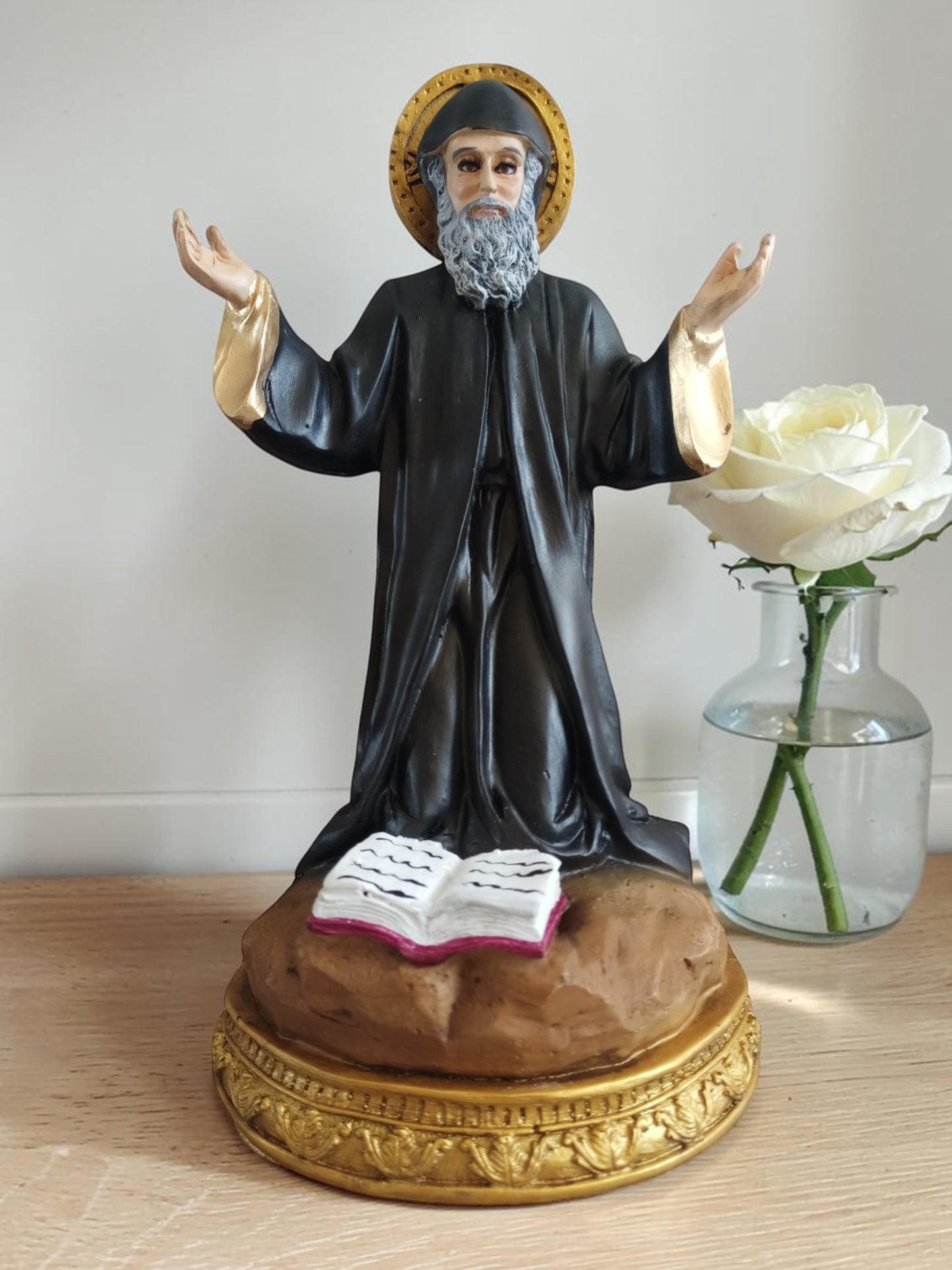 San Charbel – Escultura de Fe, Milagros y Sanación