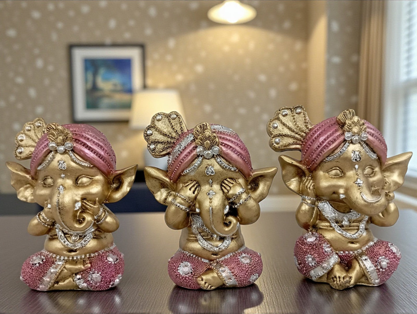 Trío Bebé Ganesh Decorativo | Figuras Espirituales en Resina Estilo Hindú