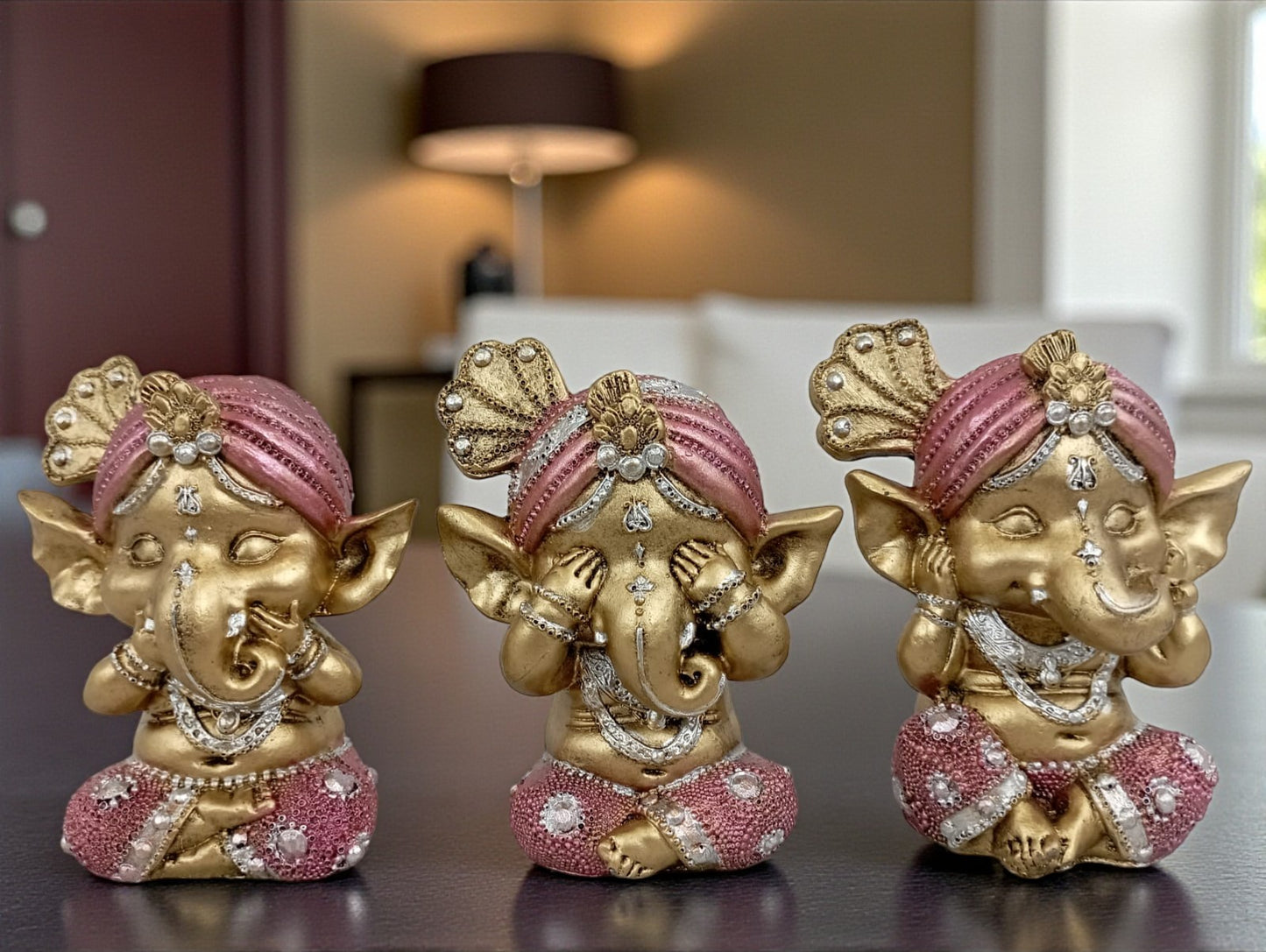 Trío Bebé Ganesh Decorativo | Figuras Espirituales en Resina Estilo Hindú