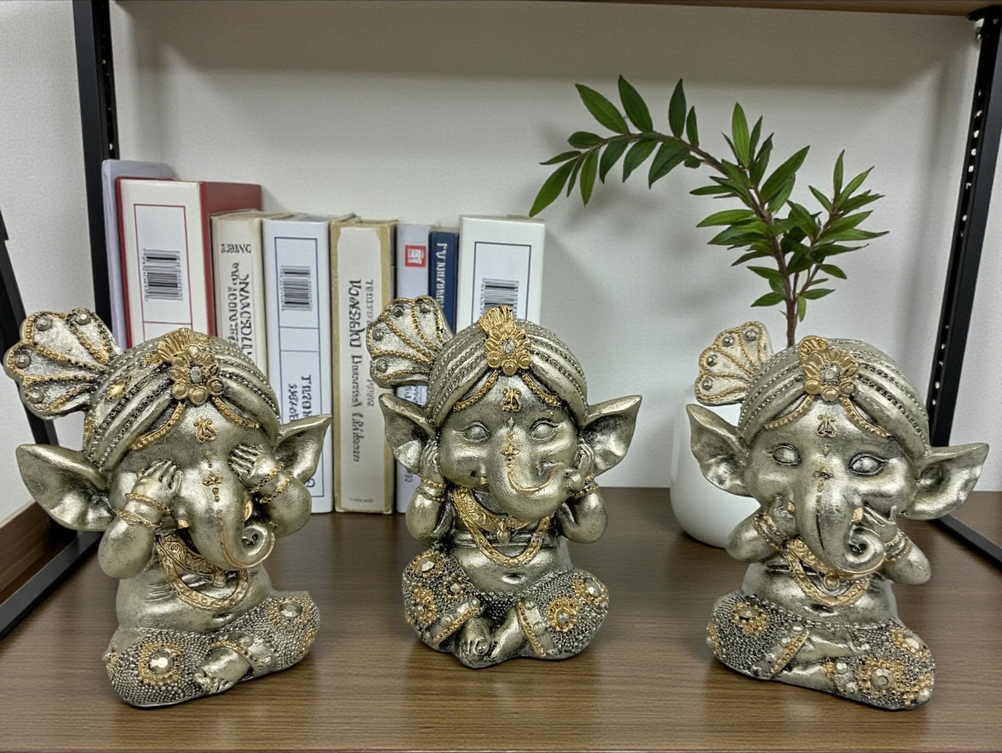 Trío Bebé Ganesh Decorativo | Figuras Espirituales en Resina Estilo Hindú