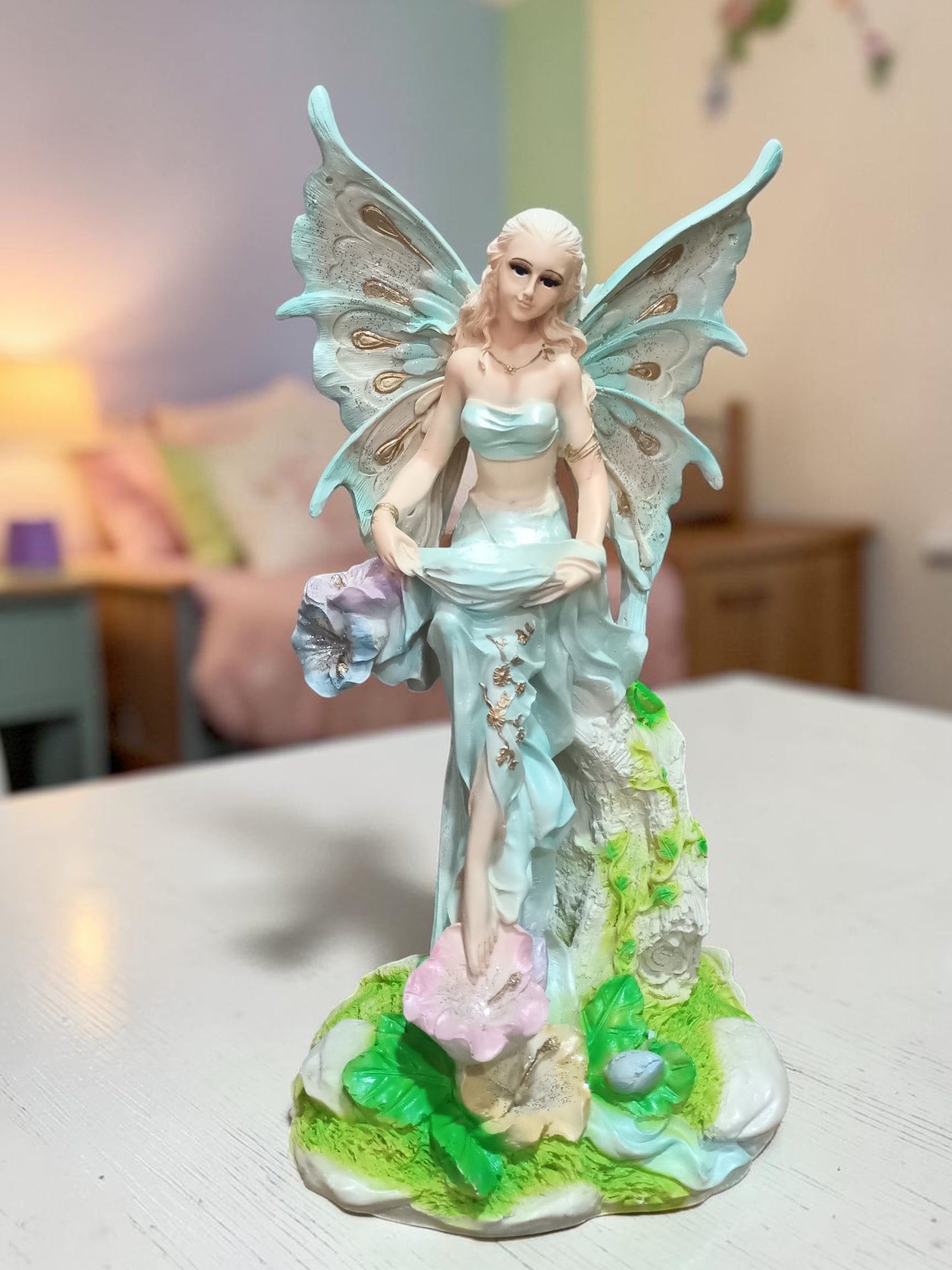 Escultura de Hada Mística (45 cm) – Elegancia, Detalle Artesanal y Magia para tu Hogar