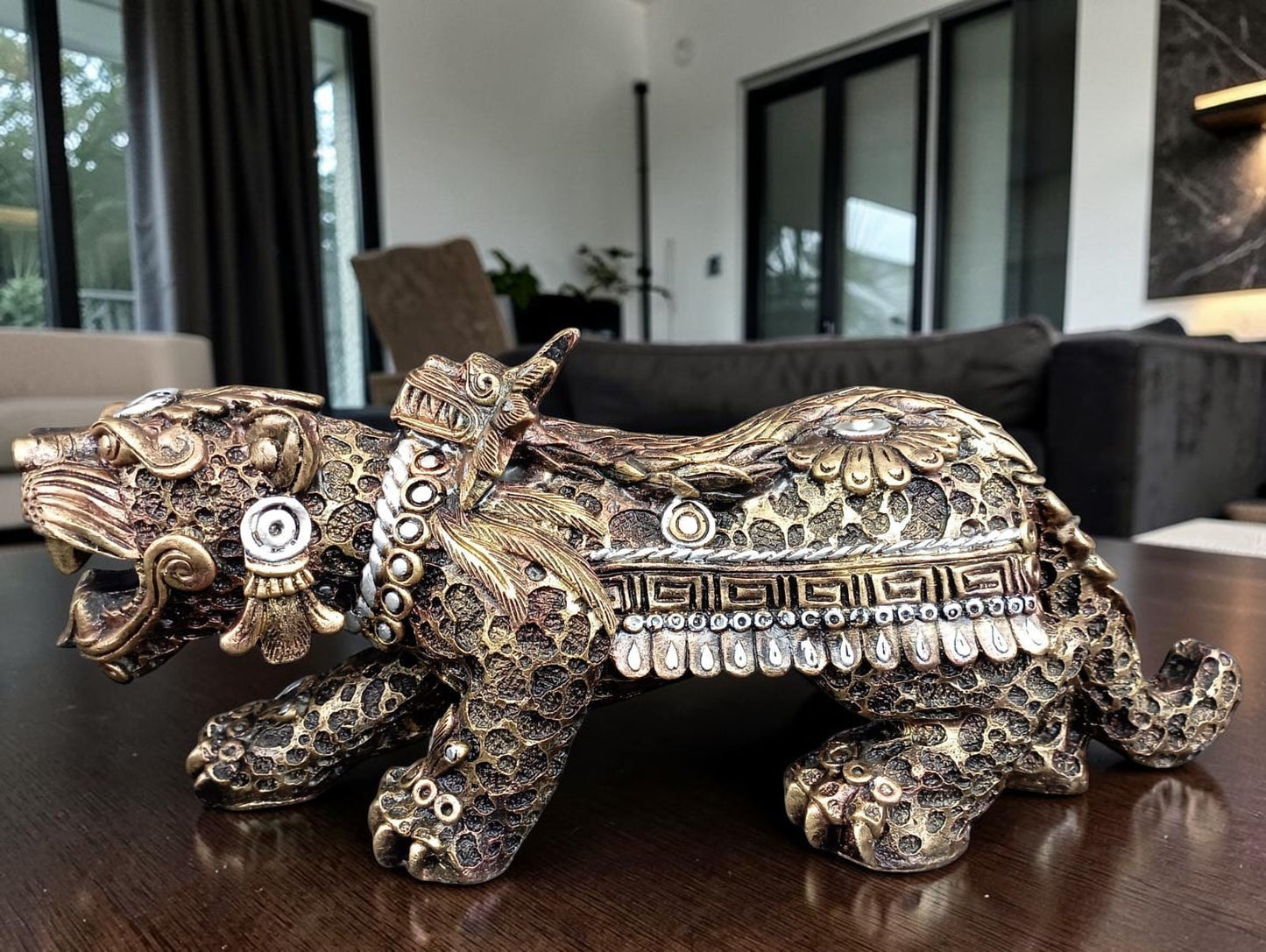 Jaguar Azteca Decorativo en Resina – Figura Ancestral de Poder y Elegancia | 36 cm