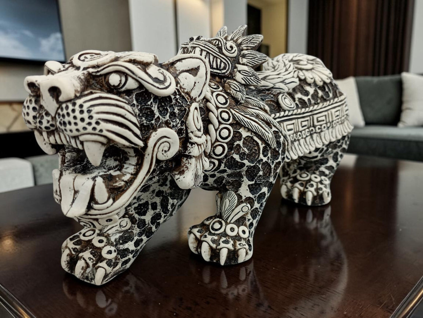 Jaguar Azteca Decorativo en Resina – Figura Ancestral de Poder y Elegancia | 36 cm