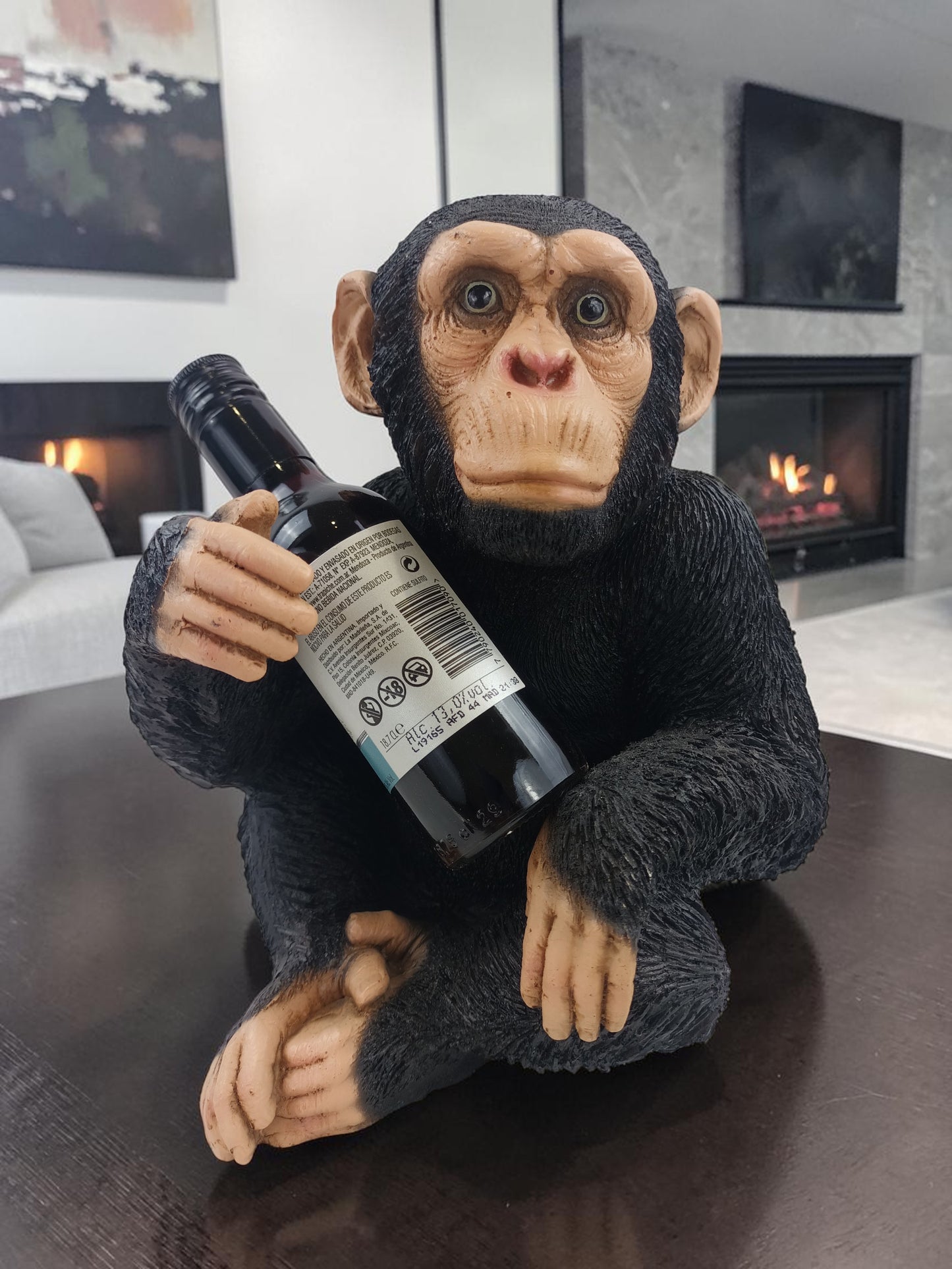 Mono Porta Botella Decorativo en Resina – Estilo Exclusivo para Bar y Hogar | 27 cm