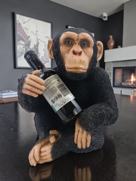 Mono Porta Botella Decorativo en Resina – Estilo Exclusivo para Bar y Hogar | 27 cm