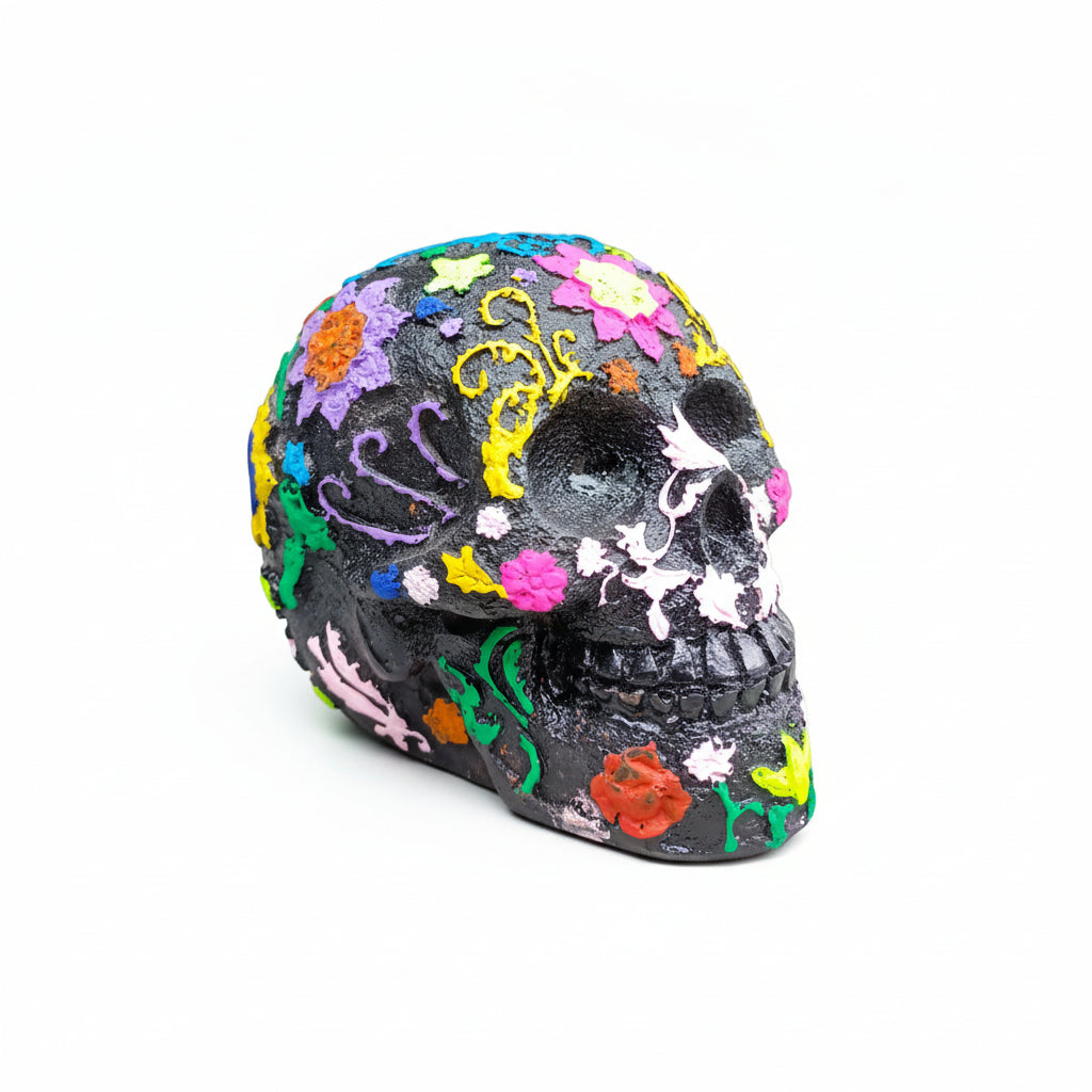 Cráneo Decorativo Día de Muertos Pintado a Mano | Arte Mexicano en Resina 13 cm