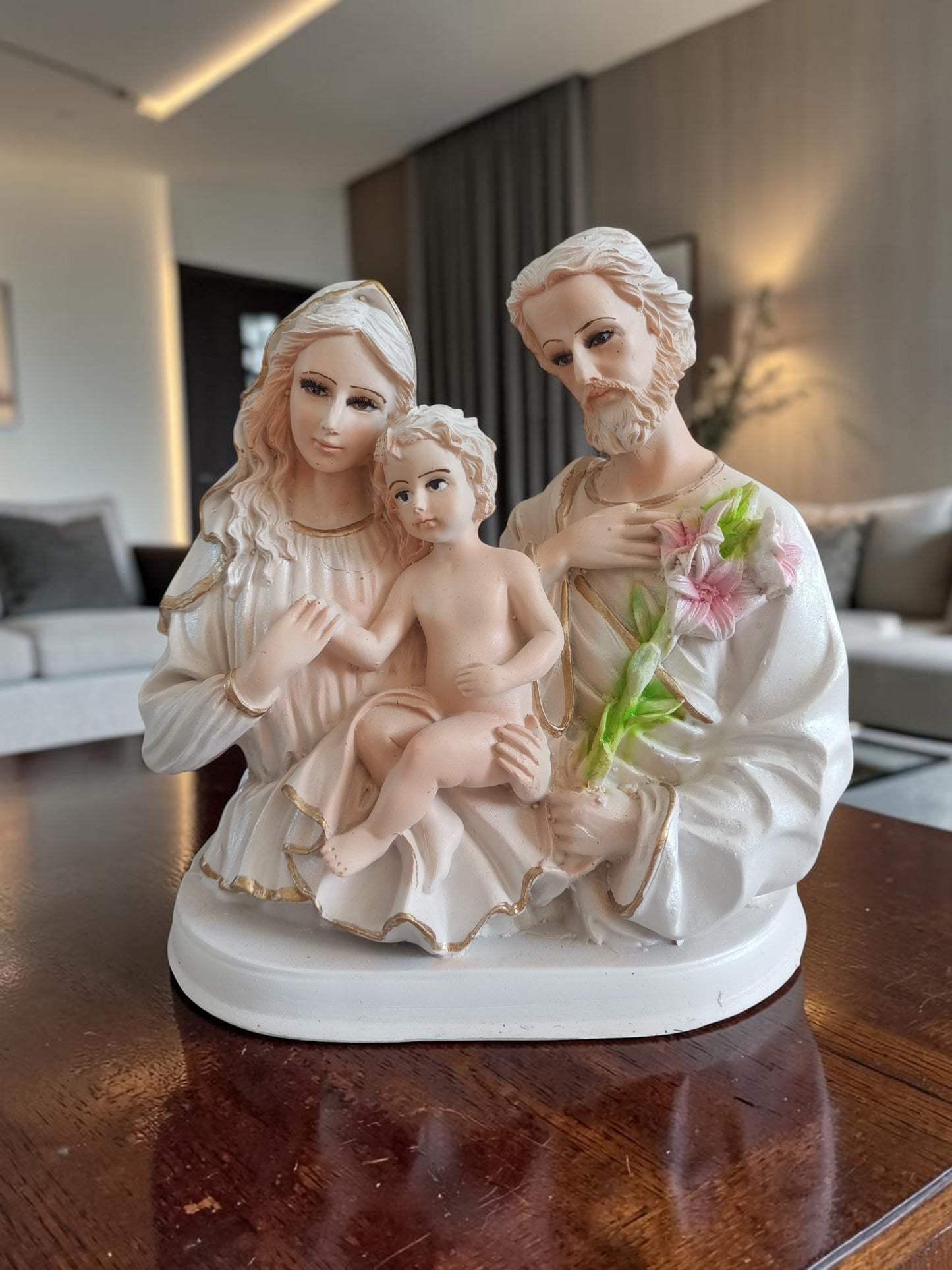 Sagrada Familia con Ojos de Cristal – Amor, Unión y Protección para tu Hogar - Recuerdos, Souvenirs, padrinos.